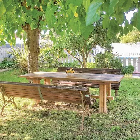 Holiday home Cozy In Francas With Kitchen *